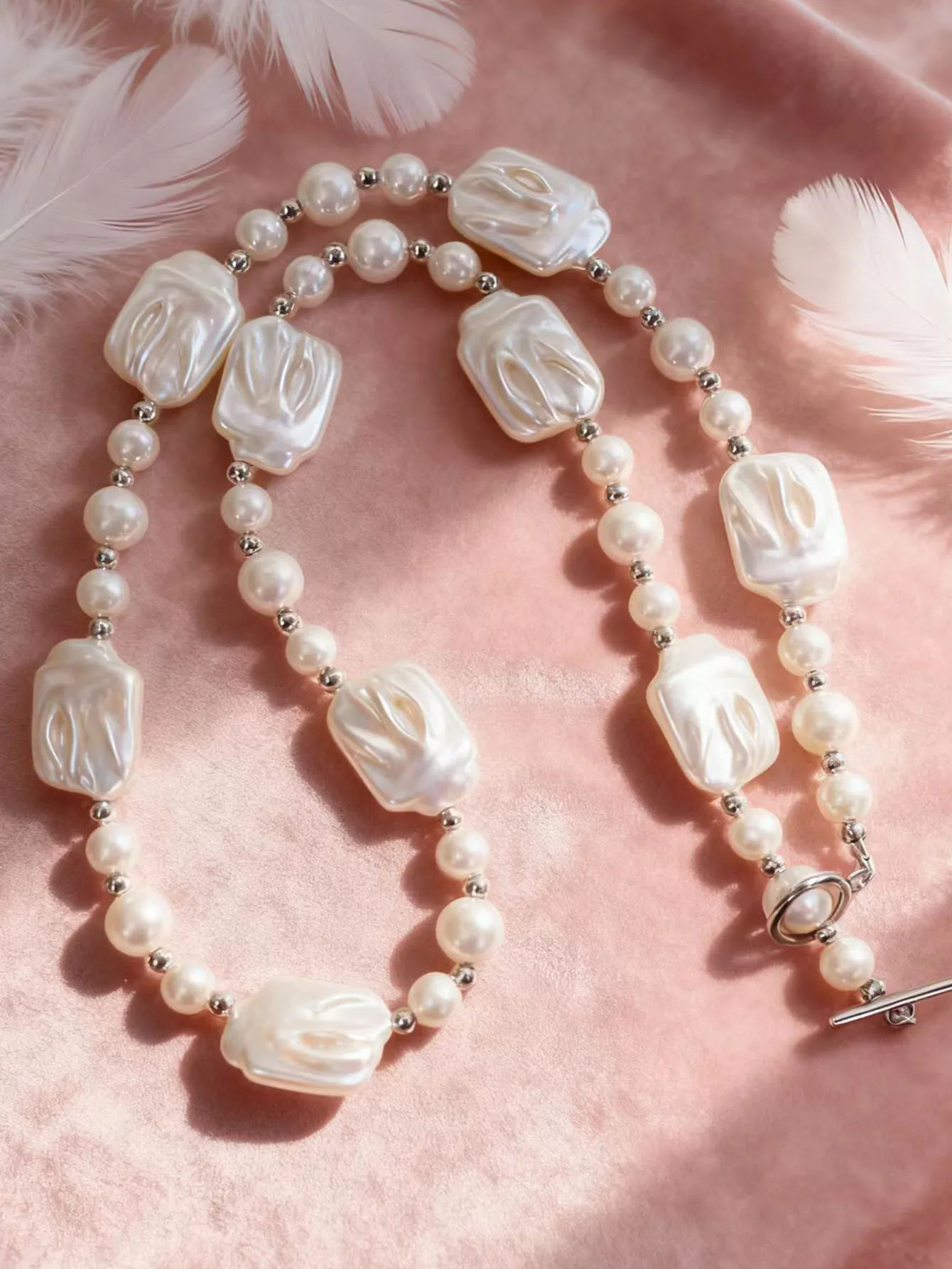 Dervina Pearl Necklace - Image 3