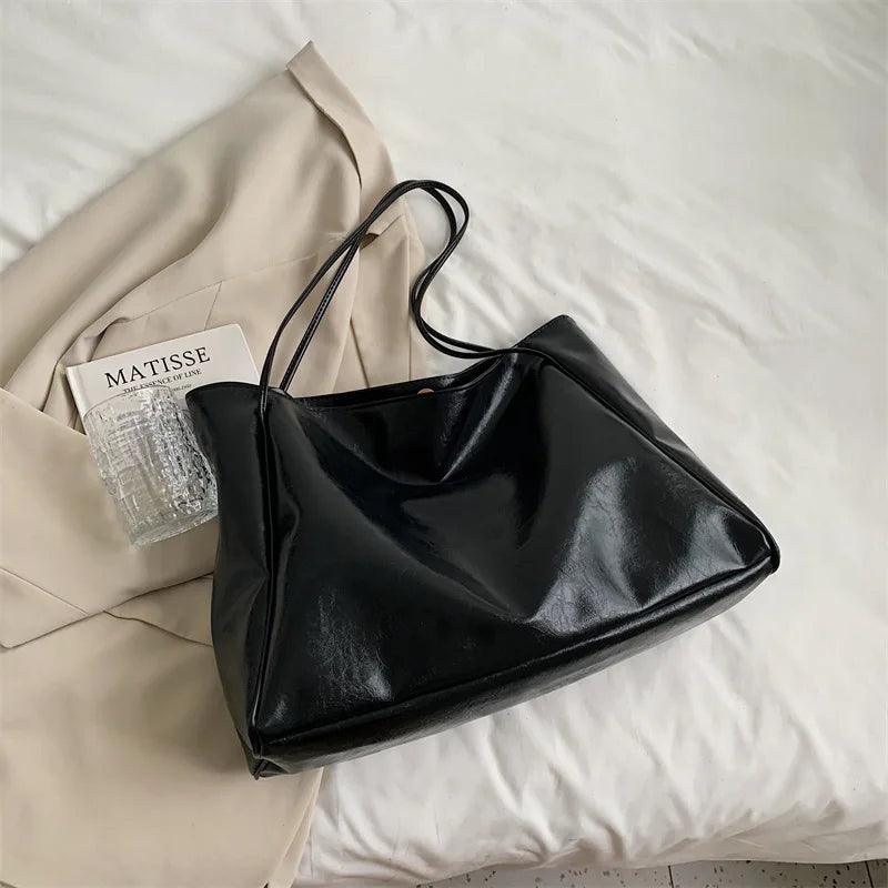 Dianora Travel Handbag - Image 10