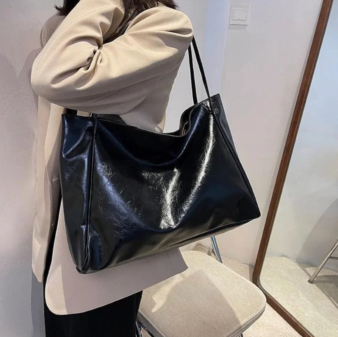 Dianora Travel Handbag - Image 14