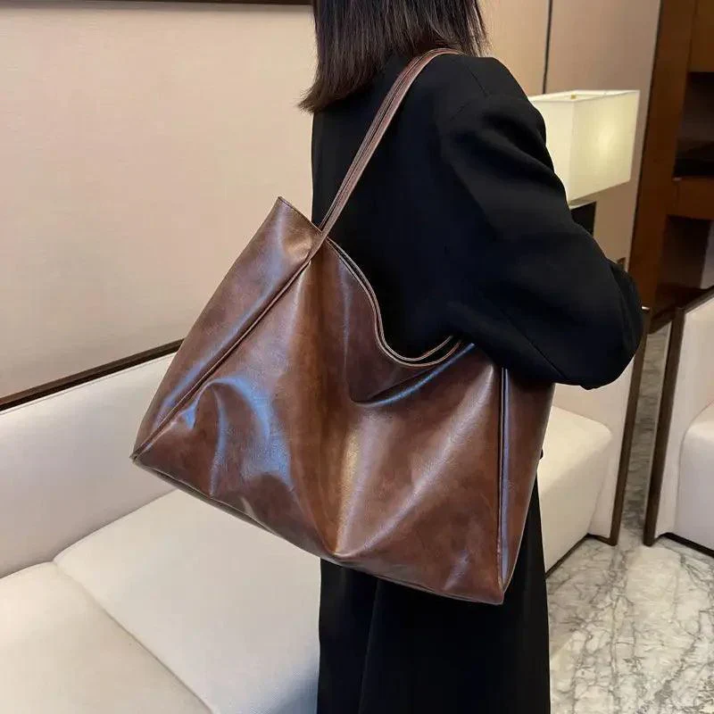 Dianora Travel Handbag - Image 7