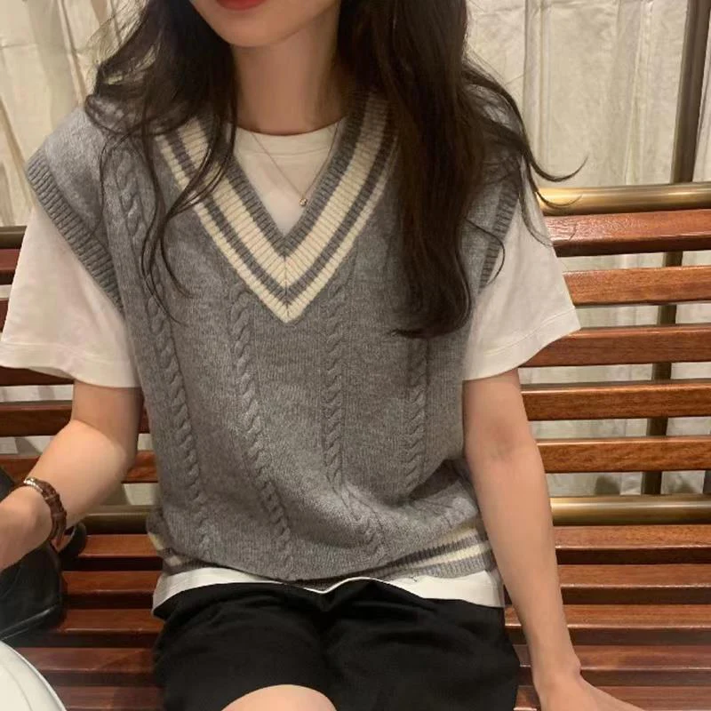 Ludovica Pullover Vest - Image 4