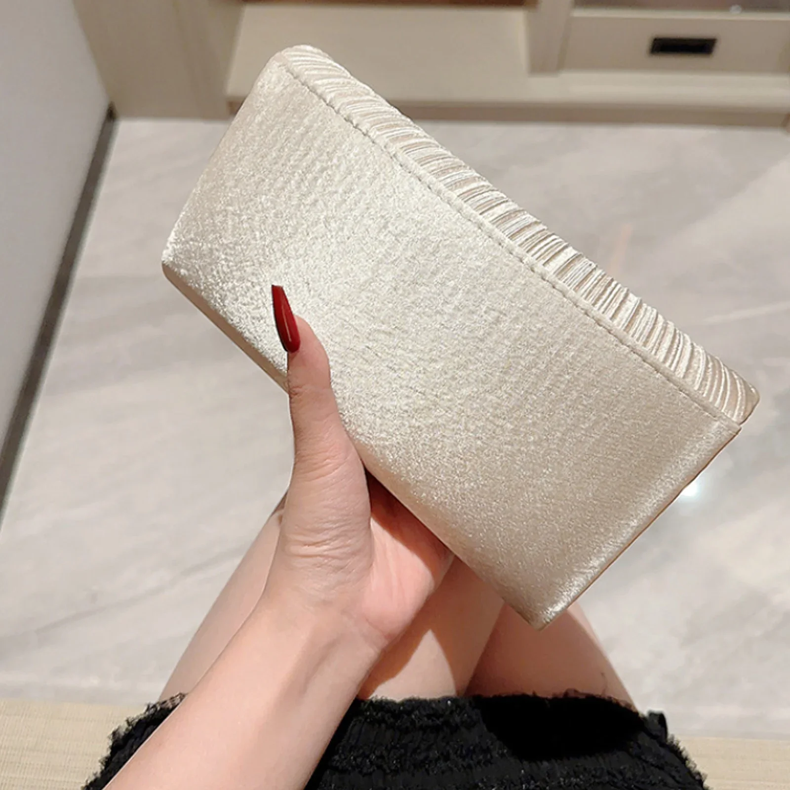 Pavirena Clutch Bag - Image 3